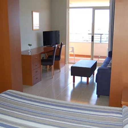 4r Gran Regina Σαλού