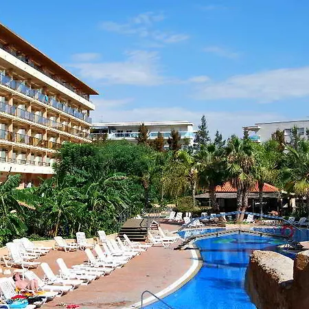 4r Gran Regina Σαλού