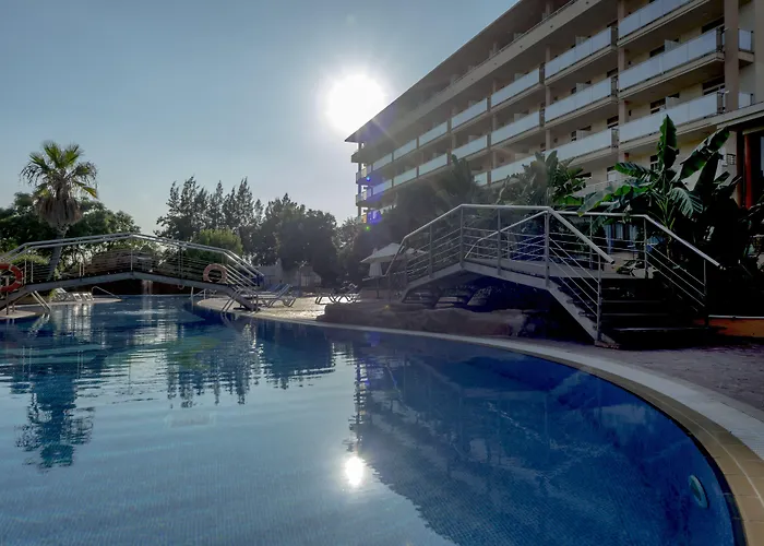 4r Gran Regina Отель Салоу