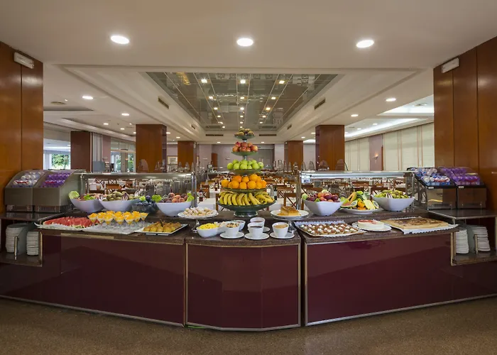 Отель 4r Gran Regina Салоу